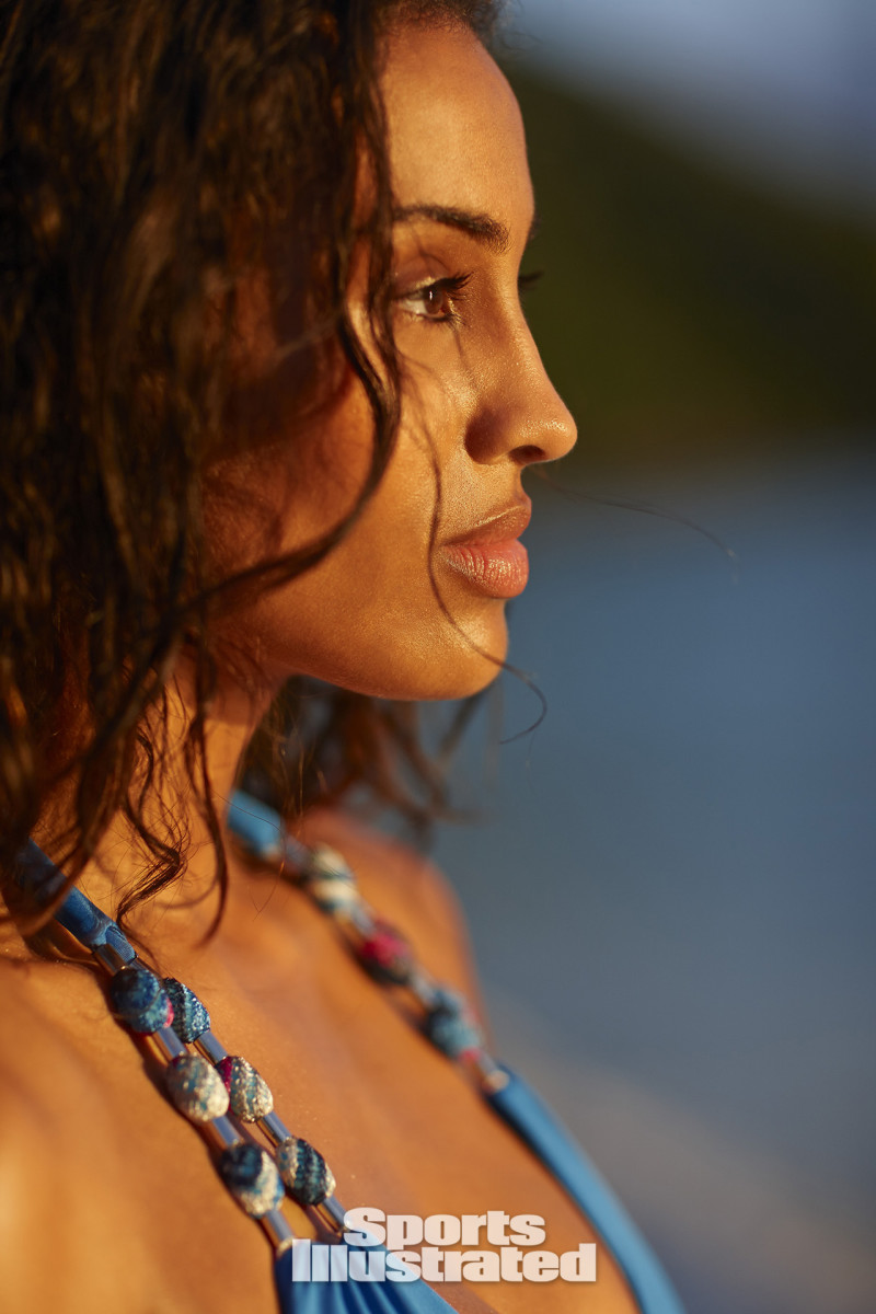 skylar diggins 2014 web photo op44-233444-rawfinalw.jpg